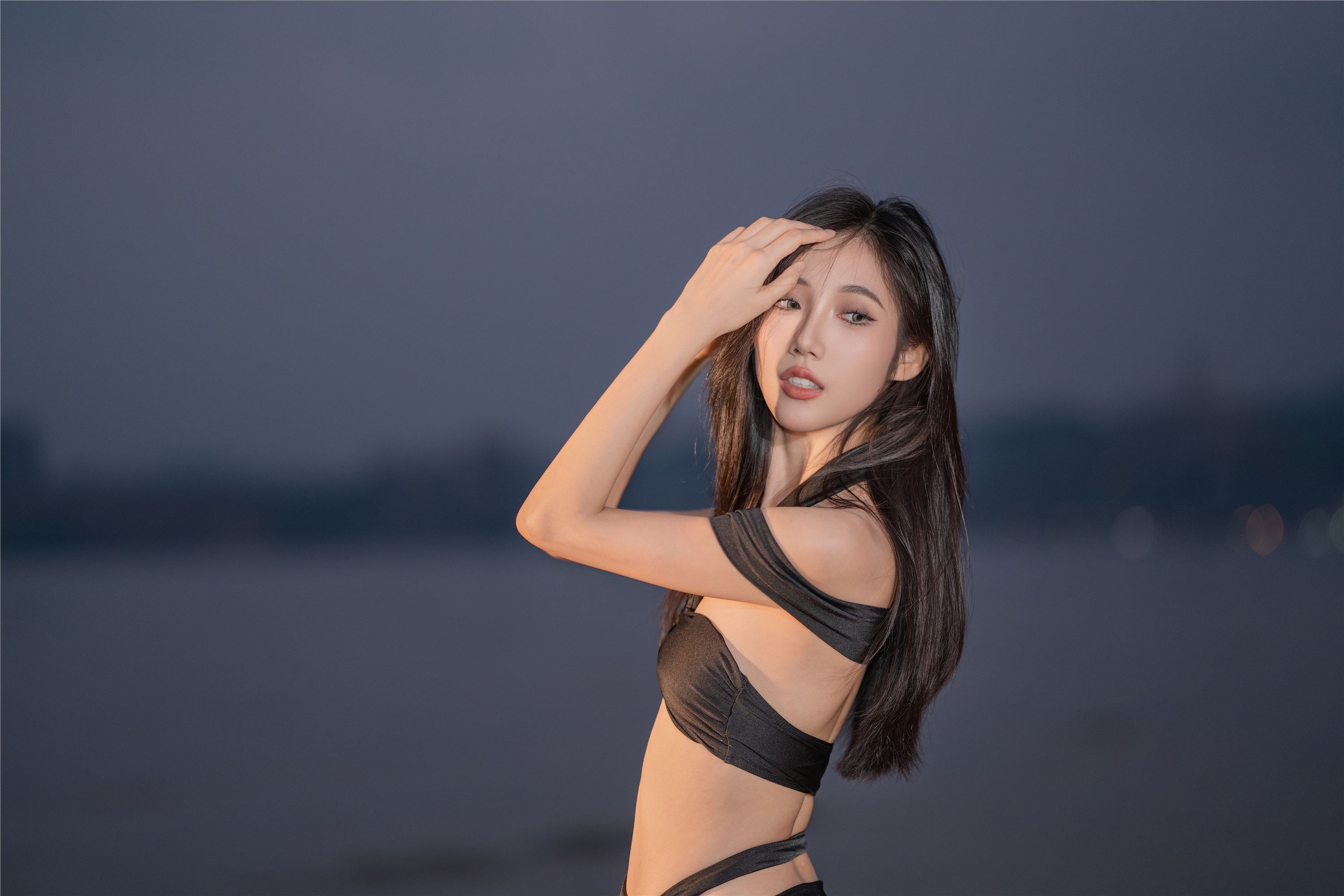 YITUYU艺图语 2025.01.06 夜幕下的海边少女 o1ne万